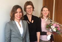 Zum Artikel "Vergabe des Fakultätsfrauenpreises an Johanna Eckert und Dr. Britta Kohlbrecher"