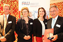 Fachbereich Wirtschaftswissenschaften verleiht Ehrenmedaille an Prof. Dieter Kempf