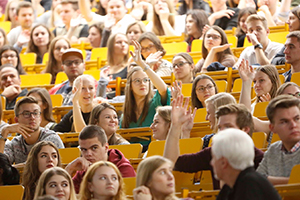 Zum Artikel "Erstsemesterbegrüßung am Fachbereich Wirtschaftswissenschaften"