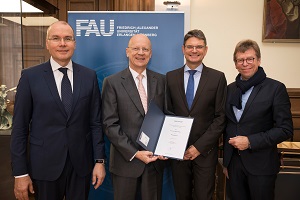 Zum Artikel "DAX-Vorstand im Hörsaal: Dr. Ralf P. Thomas zum Honorarprofessor ernannt"