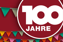 Lange Tafel im Innenhof der WiSo