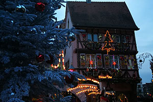 Zum Artikel "Neu im Blog: Wohnheim, Wein und Weihnachtsmarkt – ein Auslandsemester in Straßburg"