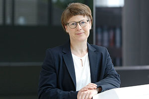 Zum Artikel "BR24: Prof. Dr. Veronica Grimm zur Corona-Pandemie"
