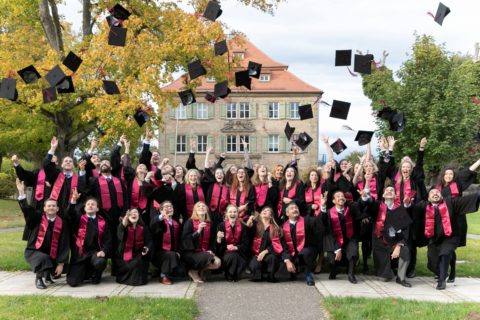 Zum Artikel "Festliche Graduierungsfeier des FAU-Siemens-MBA-Programms"