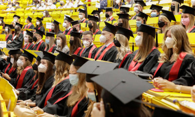 Absolventinnen und Absolventen der WiSo 2022