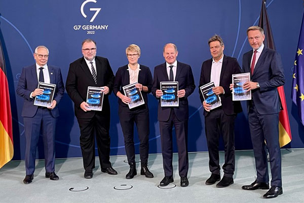 Gaskommission unter Vorsitz von Prof. Dr. Grimm hat Maßnahmenplan an die Regierung übergeben