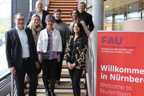 Zum Artikel "Neues Verbundstudium an der FAU WiSo: Kooperationstreffen mit der MunichRe in Nürnberg"