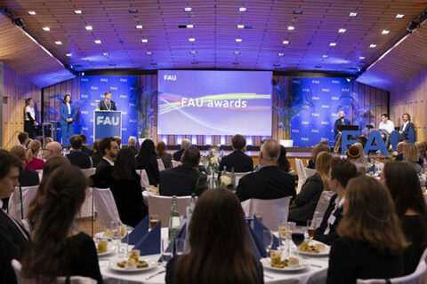 Zum Artikel "FAU Awards 2023 verliehen: Mehrere Auszeichnungen für die FAU WiSo"