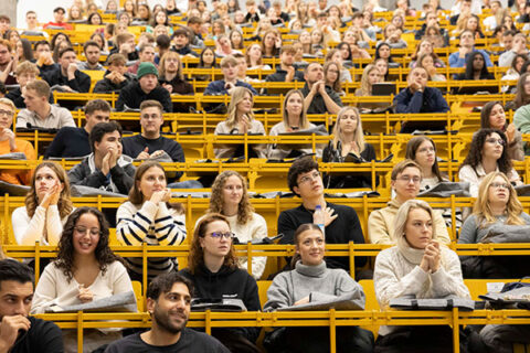 Zum Artikel "Erstsemesterbegrüßung an der FAU WiSo"
