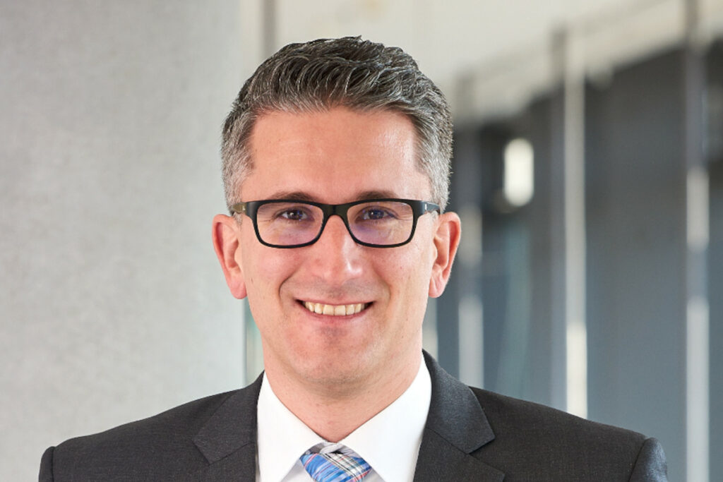 Prof. Dr. Sven Laumer