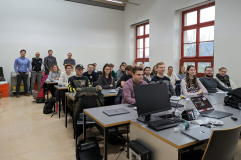 Symbolbild zum Artikel. Der Link öffnet das Bild in einer großen Anzeige.