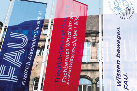 Zum Artikel "Geänderte Öffnungszeiten der Serviceeinrichtungen und der Universitätsgebäude am Faschingsdienstag"