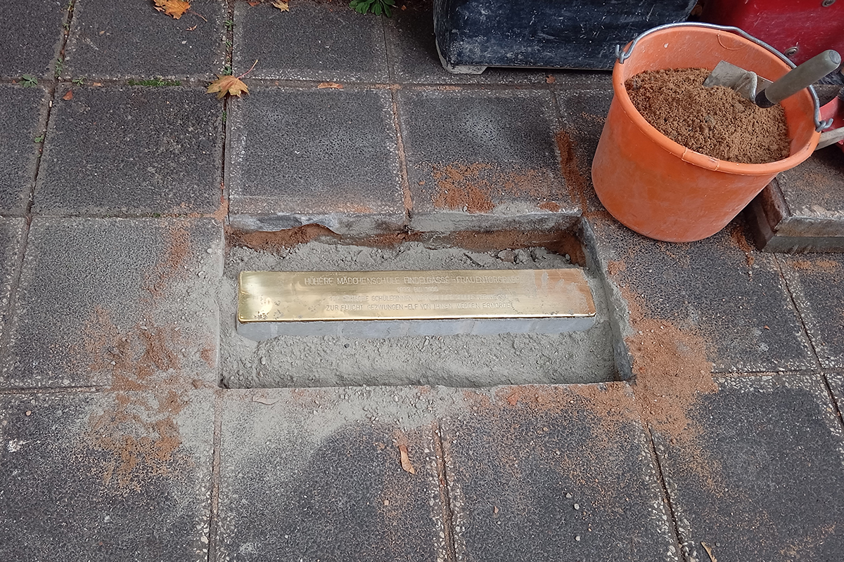 Gegen das Vergessen: Stolperschwelle erinnert an Opfer des Nationalsozialismus