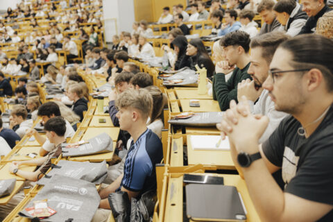 Studierendenzahlen: FAU WiSo punktet bei beliebtesten Studiengängen